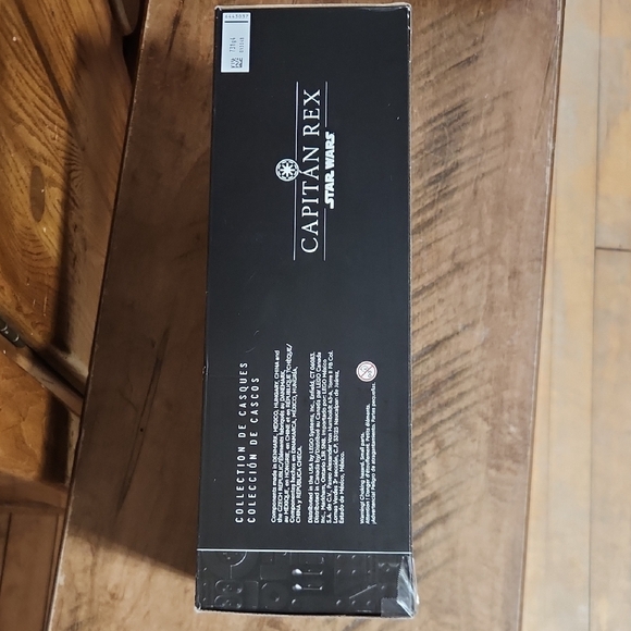 LEGO Star Wars Captain Rex Helmet - Black, White, and Blue - Picture 4 of 7